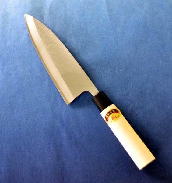 【送料無料】江戸菊水【左用】出刃庖丁 磨き　180mm　鋼付　黒プラ桂木柄　　625408｜日用品卸問屋　火の鳥