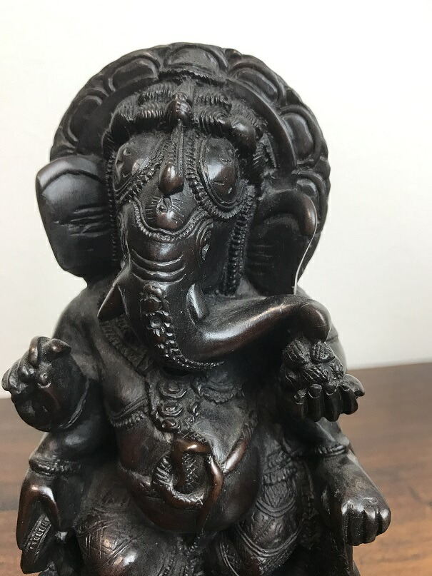 楽天市場】インドの神様カダムウッド製 傘付き黒ガネーシャ像5インチ