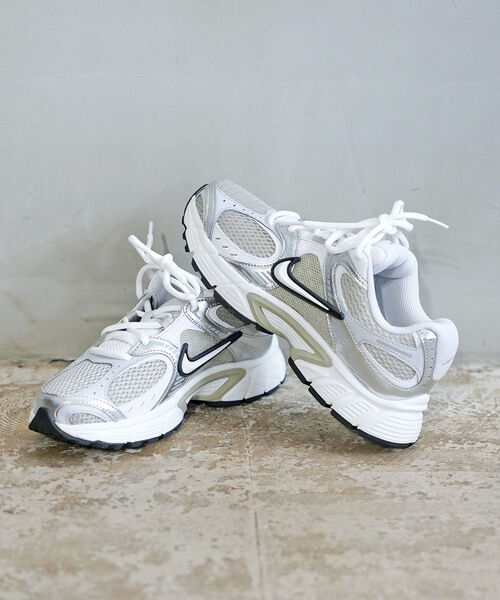 【4/20限定ポイント10倍】【2026年春夏新作】ナイキ NIKE スニーカー ランニングシューズ ランシュー シューズ 靴 軽量 メッシュ メタリック ランナー マラソン ジョギング ウォーキング・HQ7901-301-0122601(レディース)(B-2)