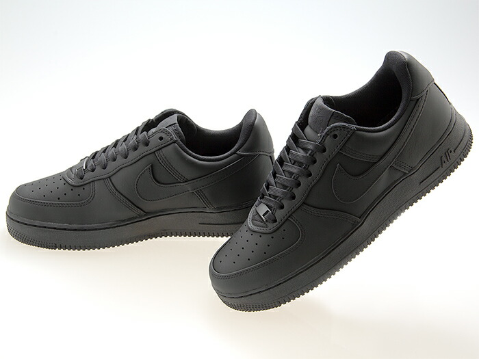 Nike Air Force 1 ブラック スニーカー ナイキエアフォース 1 ローに防水仕様のオールブラックモデルが