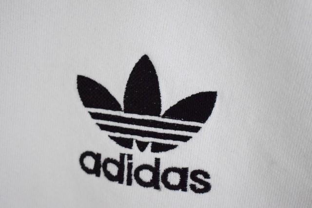 90 S Adidas Usa製 ワンポイントロゴ刺繍 スウェット Xl 90年代 90s アディダス 白 ホワイト トレーナー 古着 ヴィンテージ 中古 メンズ店 Butlerchimneys Com