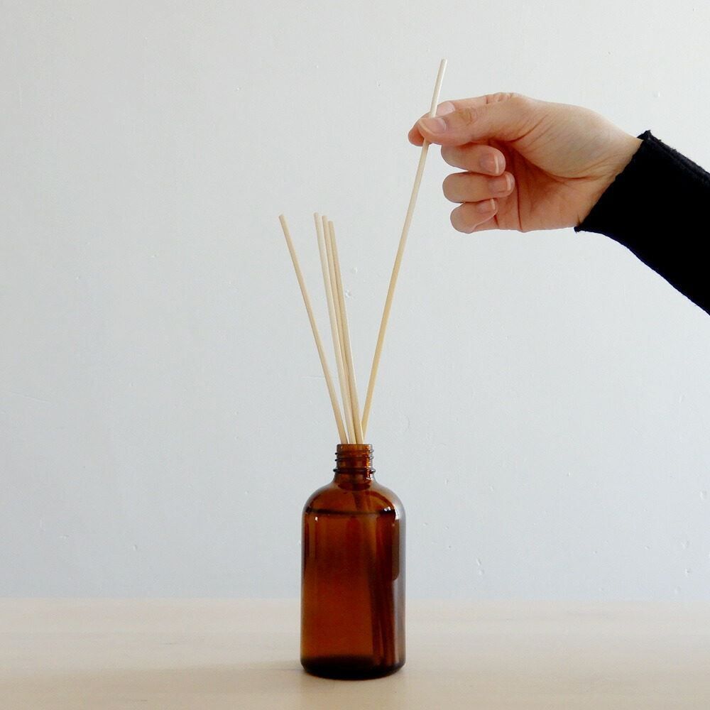 楽天市場 詰め替え 0ml 2個 日本製 選べる リードディフューザー スティック 容器 アロマディフューザー ディフューザー 水を使わない 車用 水なし Pb 香りで彩るくらし Feellife 楽天市場 詰め替え 0ml 2個 日本製 選べる リードディフューザー スティック 容器 アロマディフューザー ディフューザー 水を使わない 車用 水なし Pb 香りで彩るくらし Feellife