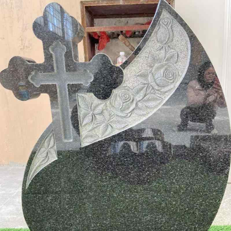 墓石 欧風 シンプル 十字架 記念碑 精巧 彫刻 浮彫 石材 加工 耐久性 墓域 用