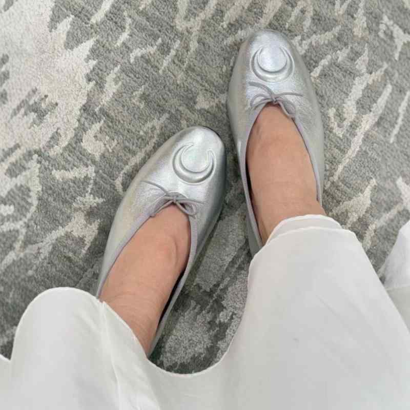フラットシューズ 女性用 ローカット バレエスタイル 三日月柄 蝶結び リボン 月モチーフ ユニーク かわいい 普段使い 快適 ソフト