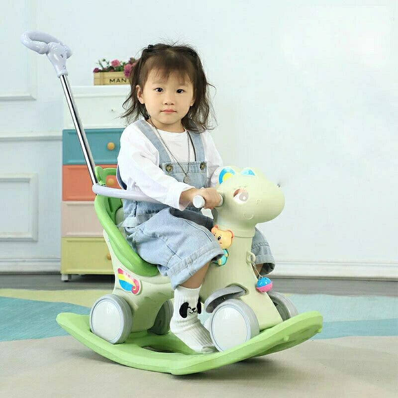 送料無料 木馬 乗用玩具 おもちゃ 赤ちゃん歩行器 ベビーウォーカー 乳幼児用歩行車 子どもの木馬 押し棒付き ペダル付き シートベルト付き 四輪車 1-5歳子ども 乗り物おもちゃ 足蹴り車兼用 子供用ねじり車 乗り物おもちゃ 足蹴り車兼用