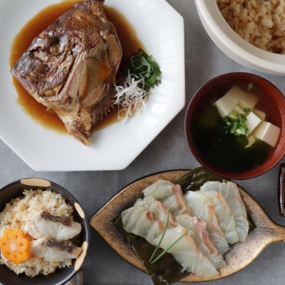 鯛の食べ比べセット(鯛のかぶと煮/鯛の昆布〆/鯛めし)｜明石めで鯛や