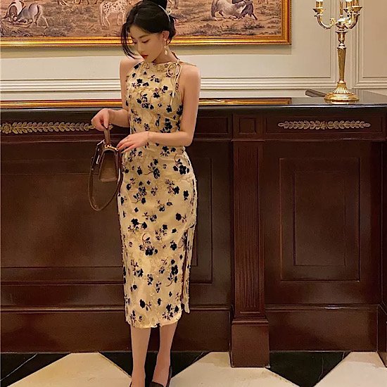 【取寄】結婚式ドレス ホルターネック 肩出し スリムフィット 花柄 レトロ スリット ミモレ丈 発表会 演奏会 レディース 結婚式 ステージ衣装 エレガント ウエディングドレス カラードレス イブニングドレス