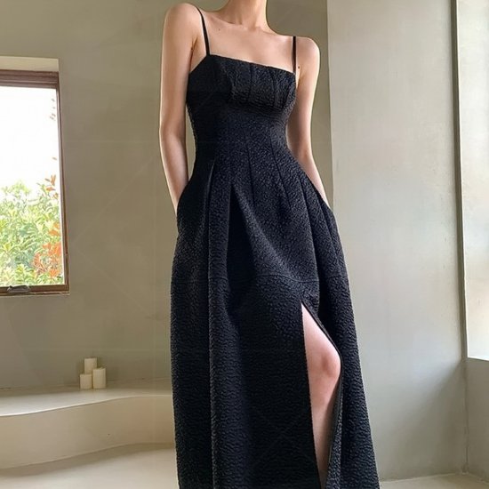 【取寄】パーティードレス レディース 結婚式ドレス 演奏会ドレス ミモレ丈 キャミソールワンピース ノースリーブ ハイウエスト スリット ブラック シンプル 無地 きれいめ エレガント お呼ばれ フォーマル