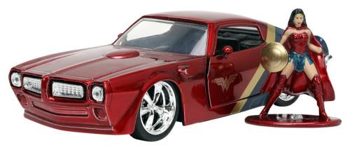 Jada Toys HOLLYWOOD RIDESシリーズ 1/32 1972 ポンティアック ファイヤーバード ワンダーウーマン フィギュア付 完成品画像