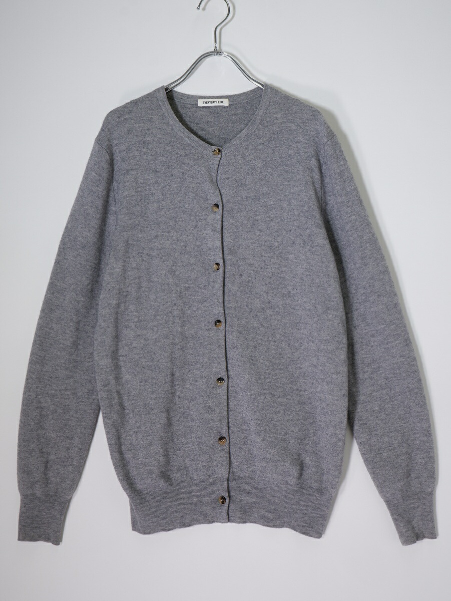 Deuxieme Classeドゥーズィエムクラス EVERYDAYクルーネックカーディガン(羊毛/カシミール)【LKNA81775】【薄墨色】【無償性】【中古】【沖縄.離島以外 貨物輸送無料】【DM260505】