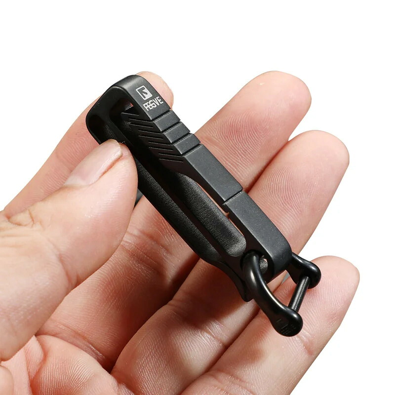 【クーポン利用で9440円】 キーホルダー キーチェーン 黒 ブラック チェーン キング チタン 車 鍵 レディース メンズ 贅沢 カー キー ホルダー ベルト ハンギング バックル ライト 耐久性 EDC 創造性 ギフト｜FineJewelrys