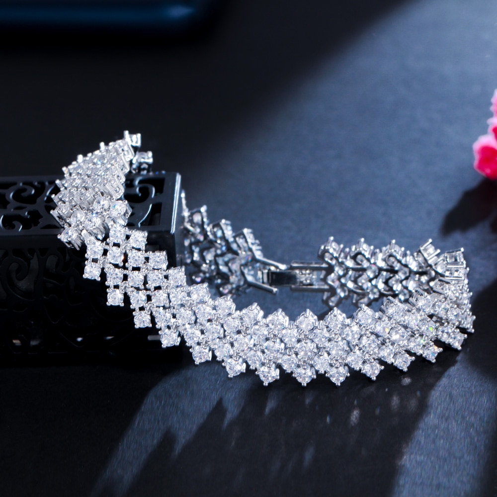 【送料無料】 】 ブレスレット テニス ホワイトゴールド 白 ホワイト ジルコニア ラウンド ブライダル レディース キラキラ キュービック 贅沢 ゴールド プレート 結婚式 ウェディング パーティ ジュエリー ギフト