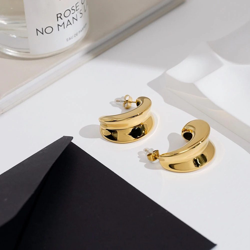 【送料無料】 】 ピアス ステンレス ゴールド ドロップ レディース 透かし 雨 レイン スタッド スチール 18K プレート ファッション ジュエリー E