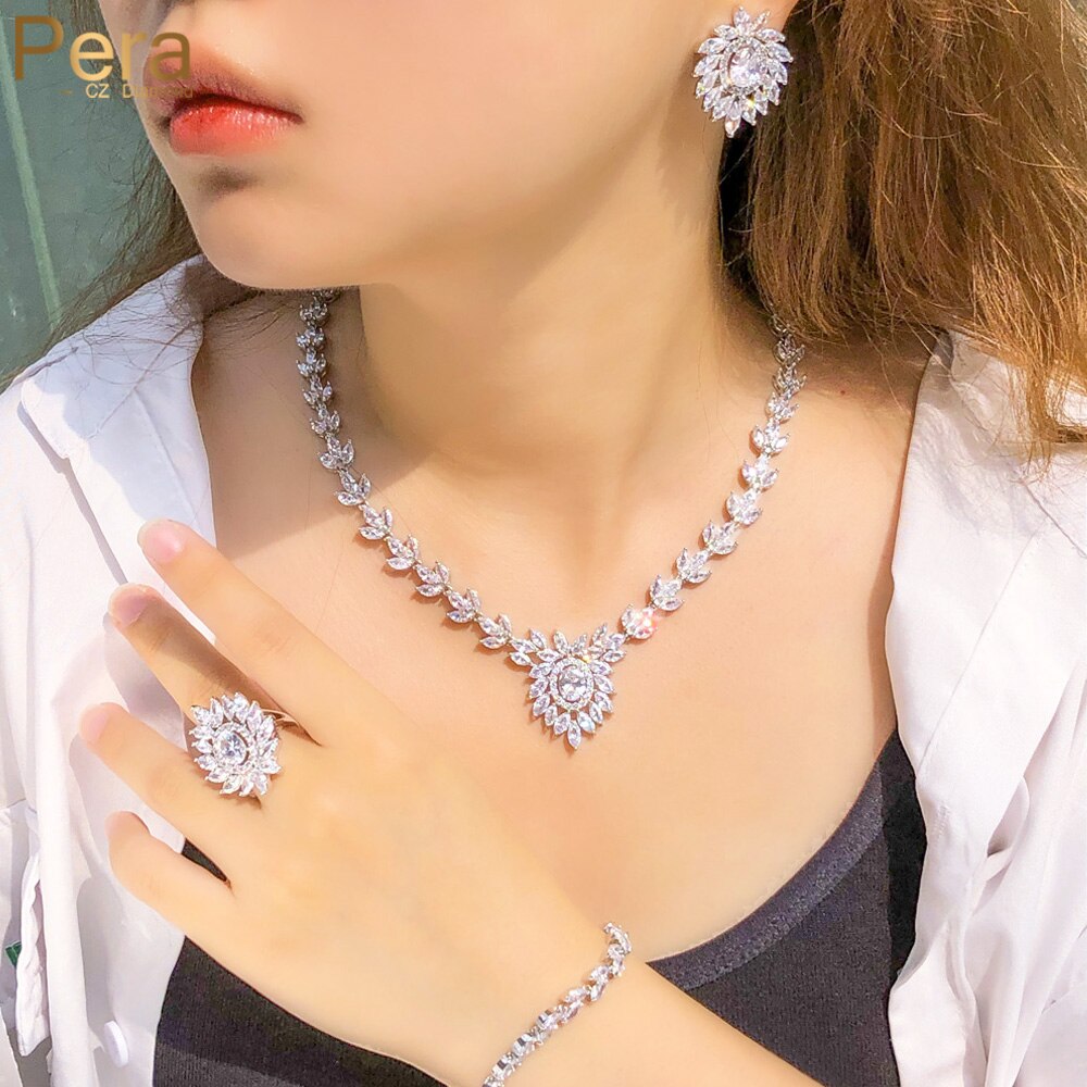 【送料無料】 ピアス ネックレス 白 ホワイト 花 フラワー ジルコニア ブライダル ドロップ ピック 木 ウッドの葉 リーフ 木の葉 レディース 女性 シャイニー キュービック ジルコン 4個 デザイン セット 贅沢 ジュエリー