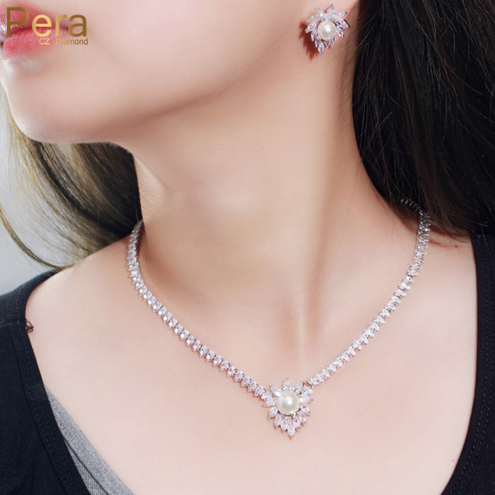 【クーポン利用で9070円】 ペンダント ピアス ネックレス 白 ホワイト 花 フラワー ジルコニア ブライダル ピック パール 真珠 レディース 女性 シャイニー デザイン キュービック ジルコン エレガント 結婚式 ウェディング パーティ ジュエリー セット