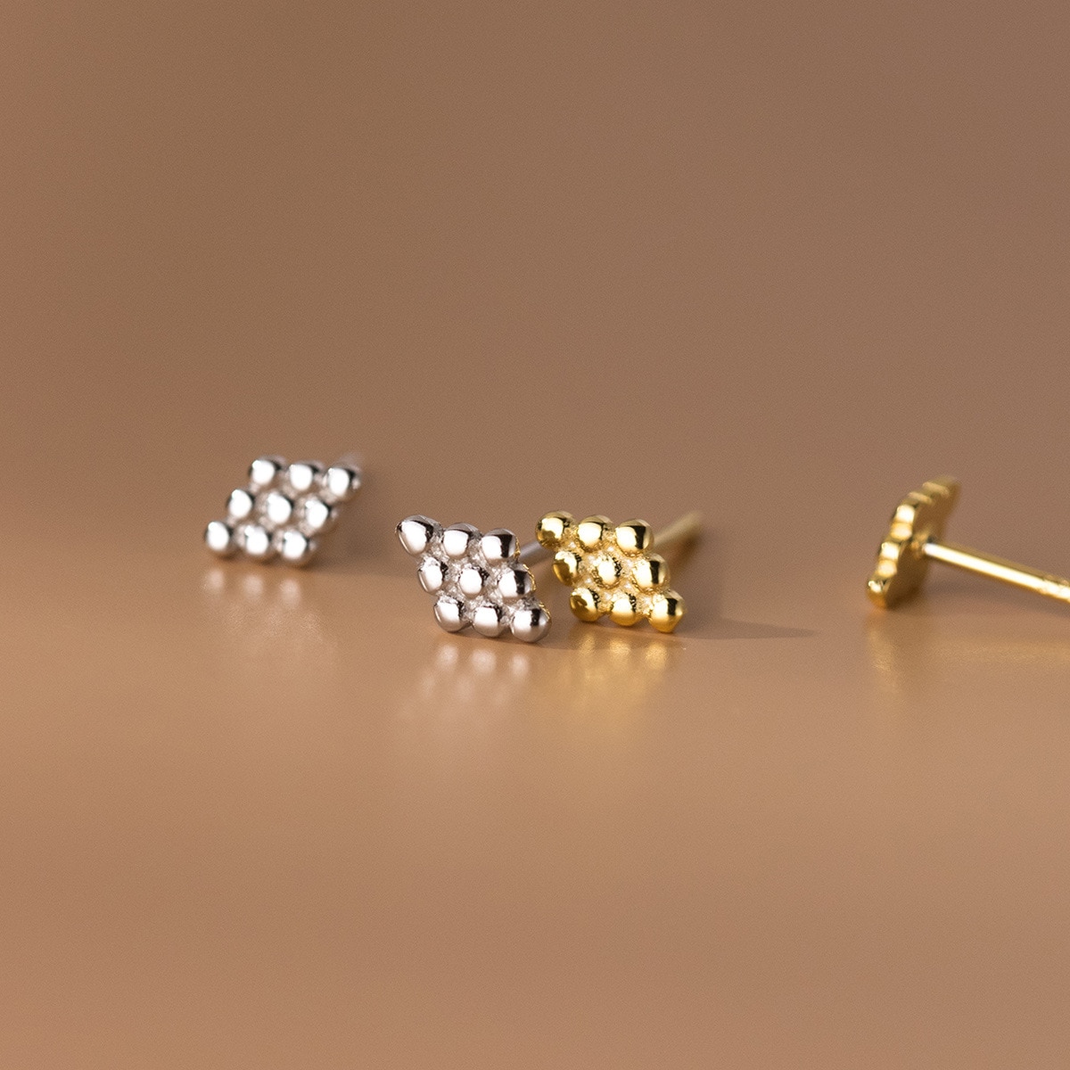 【送料無料】 】 ピアス ダイヤモンド シルバー ラウンド リング レディース 女性 純正 S925 スター 星リング ファイン ジュエリー 耳 イヤー スタッド 結婚式 ウェディング パーティ ギフト アクセサリー