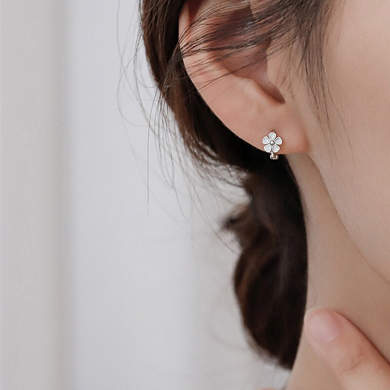 【クーポン利用で4970円】 【クーポン利用で4970円】 ピアス 花 フラワー シルバー シンプル リング レディース 女性 新しい ファッション 本物 925 スター 星リング スモール デザイン スタッド ジュエリー アクセサリー