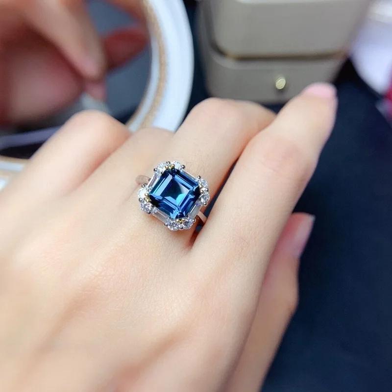 【クーポン利用で4500円】 【クーポン利用で4500円】 指輪 リング クリスタル 青 ブルー シルバー スクエア レディース トレンド カラー CZ 結婚式 ウェディング 四角 幾何学 ジオメトリ お姫様 プリンセス ギフト パーティ ジュエリー 4,100円