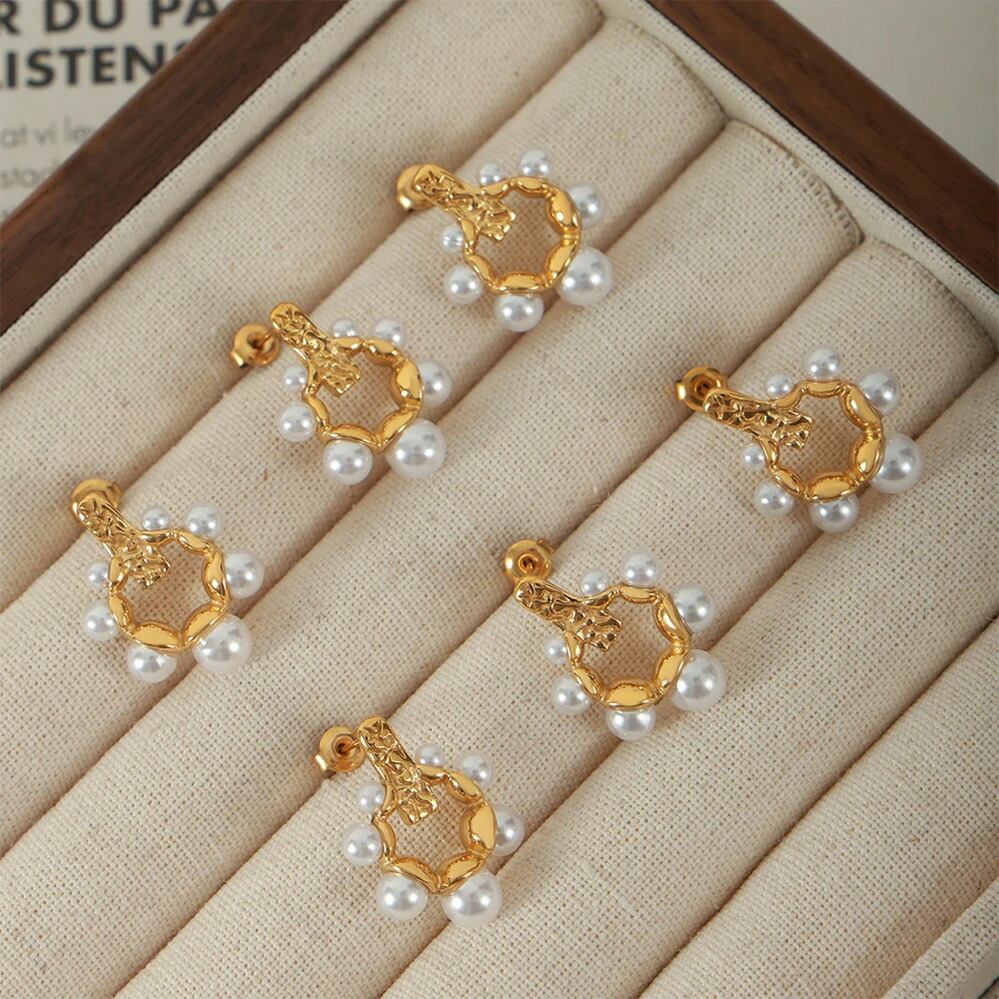 【クーポン利用で7360円】 【クーポン利用で7360円】 ピアス メタル パール LOVE レディース ライト 贅沢 ユニーク 新しい デザイン Love イミテーション ファッション エレガント ジュエリー パーティ ギフト