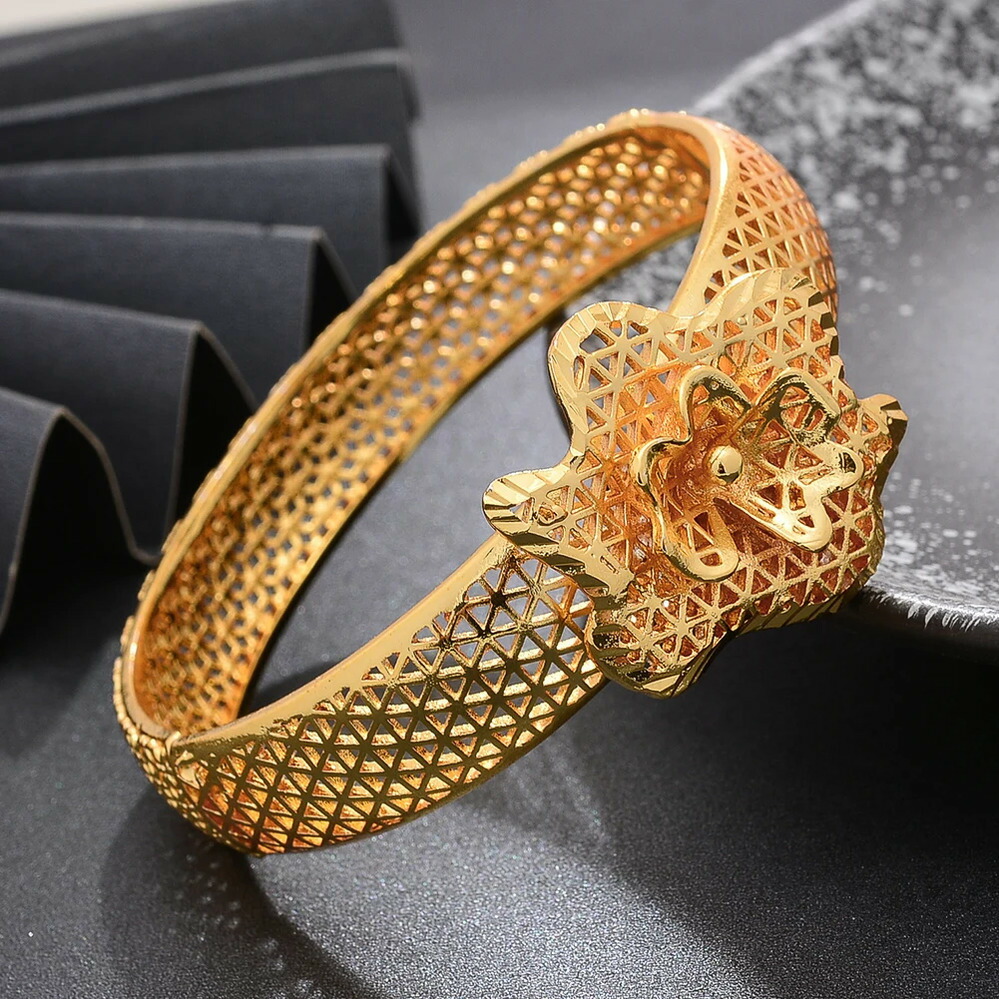 【送料無料】 】 バングル ブレスレット 花 フラワー ゴールド レディース 24K エスニック カラー ドバイ ファッション デザイン 結婚式 ウェディング ギフト