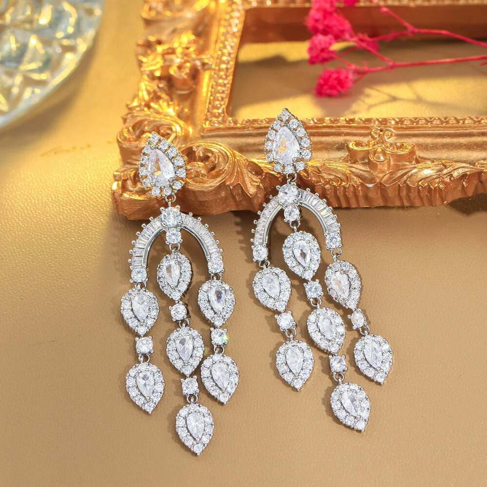 【送料無料】 】 ピアス ジルコニア ブライダル ドロップ ピック ロング レディース 新しい ファッション 水 キュービック ジルコン 結婚式 ウェディング タッセル 婚約 ジュエリー ER