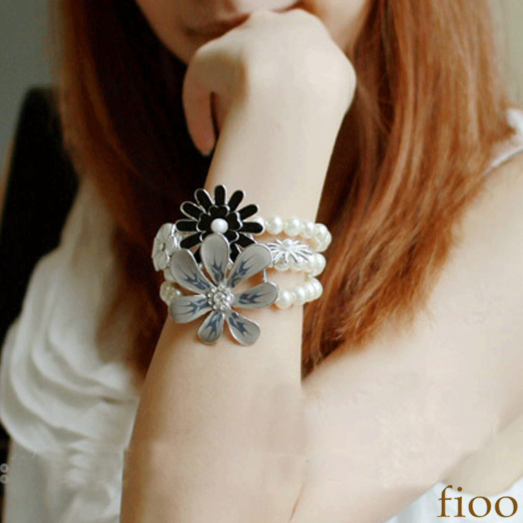 花柄ビーズブレスレット レディース ホワイト シルバー かわいい 白 銀 金具 合金