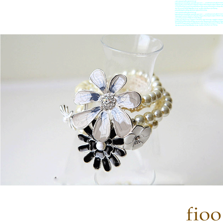 花柄ビーズブレスレット レディース ホワイト シルバー かわいい 白 銀 金具 合金