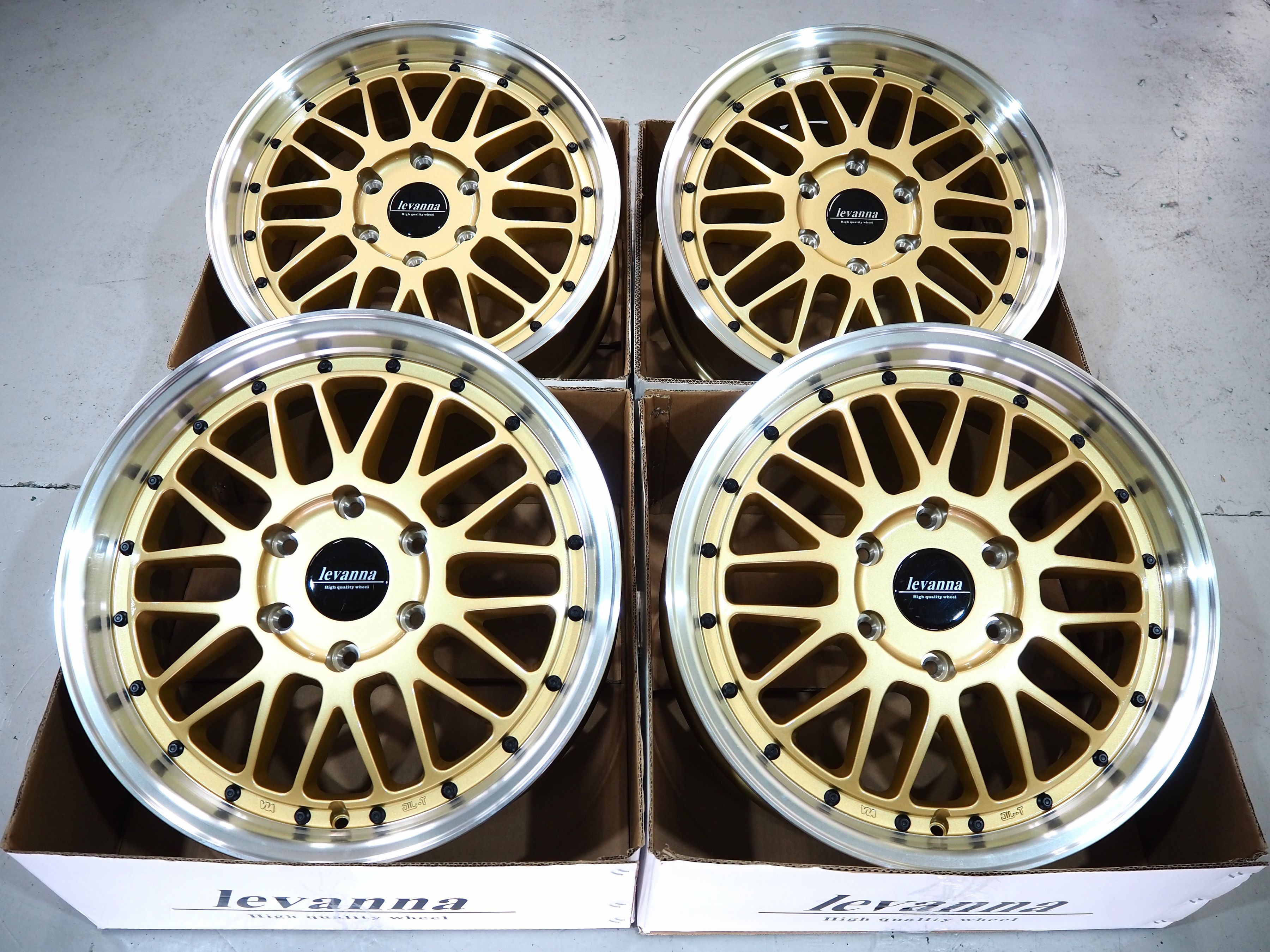 レヴァンナ　18インチ 91Cg+1ZzeYL._AC_SY200_QL15_.jpg