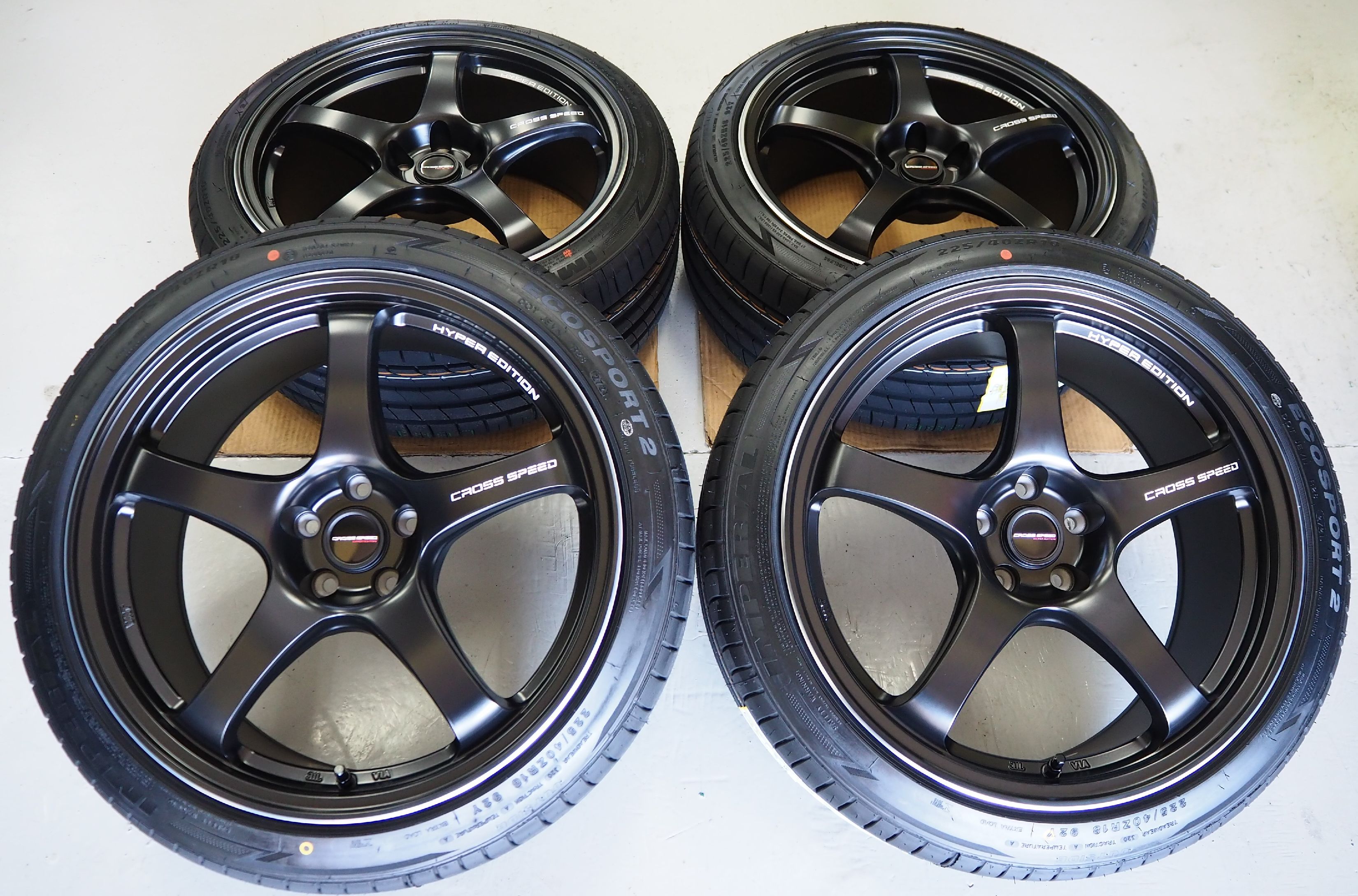 86 BRZ プリウス カローラスポーツ18×8.5J +45 5H100 18インチクロススピード ハイパーエディション  CR5セミグロスブラック特選輸入タイヤ225/40R18新品 ホイール 新品タイヤ 4本セット軽量ホイール | ファーストセレクト