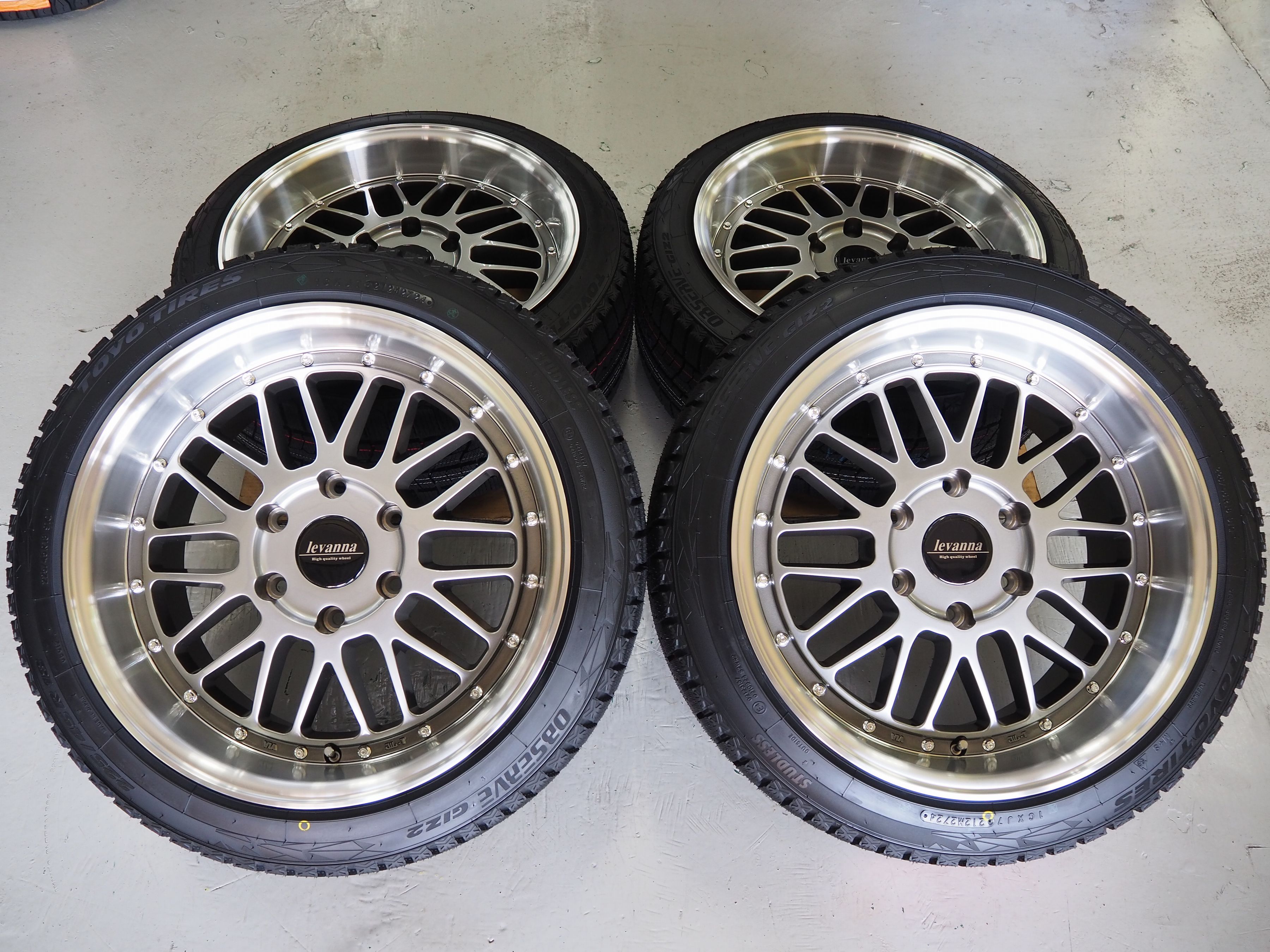 新品☆ツライチ設定☆深リム メッシュ 225/45R18 ハイエース 200系 imgrc0102238578.jpg