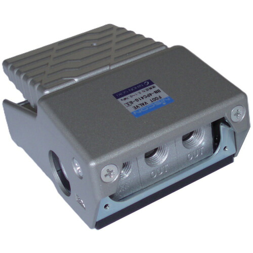 ■日本精器 4方向足踏バルブ 8A ロック BN4PC41GR8(6928681)[送料別途お見積り][法人限定][外直送]｜セミプロＤＩＹ店ファースト