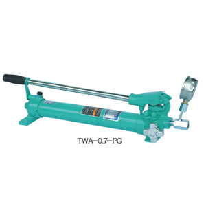 大阪ジャッキ製作所 爪付パワージャッキ CE-1016用手動ポンプ(圧力計付) TWA-0.7-PG｜セミプロＤＩＹ店ファースト