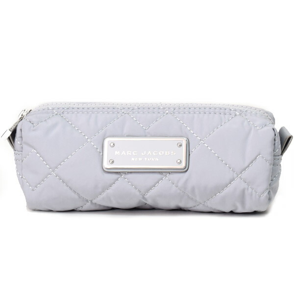 海外正規品 マークジェイコブス 小物 Marc Jacobs ナイロン キルティング レザー コスメティック 化粧ポーチ コスメポーチ ゴーストグレー M ブランド 新品 誕生日 プレゼント 正規 人気 レディース 安心 保証 ギフト 10倍 Outlet 包装 日本未発売 人気