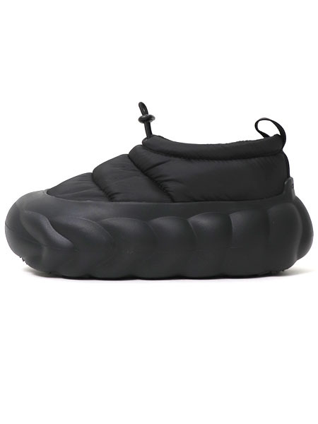 【送料無料】crocs OVERPUFF SHORTY BLACK/BLACK【210668-060-BLACK】