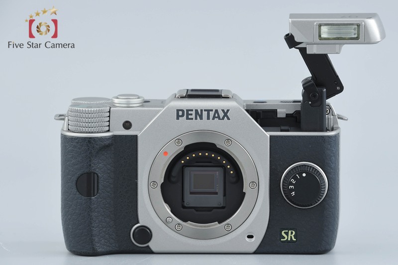 【中古】PENTAX ペンタックス Q7 ズームレンズキット シルバー シャッター回数僅少 29,770円