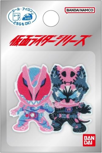 パイオニア 仮面ライダーシリーズ 仮面ライダー リバイス シール・アイロン両用接着 W42mm×H35mm IM24-IM380画像