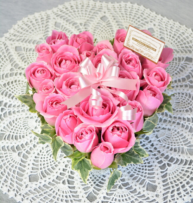 送料無料 生花 ピンクバラのフラワーケーキ ハートアレンジメント ロウソク付 誕生日 ギフト プレゼント フラワーギフト 母の日 花 Crunchusers Com