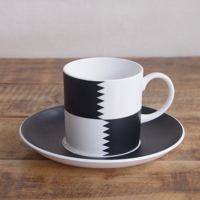スージークーパー ヘラルドリー 黒 コーヒーカップ＆ソーサー デュオ Susie Cooper Heraldry-Black #250216-3 【海外直輸入中古品】