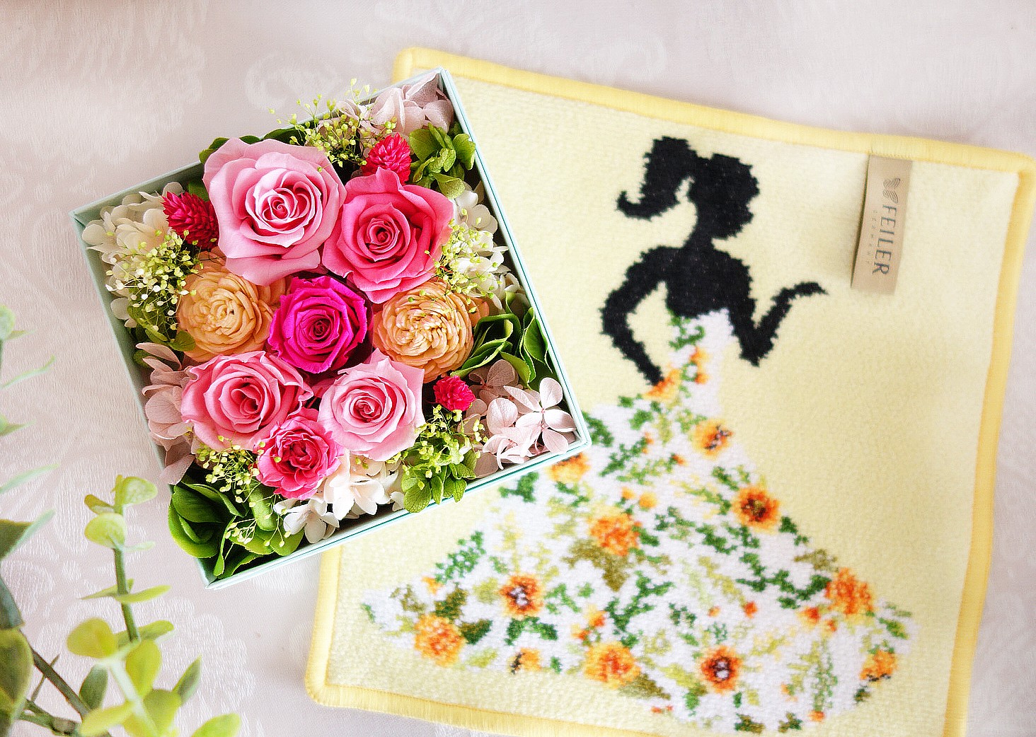 フェイラーとお花のセット　ピンク×イエロー　フェイラー25cm「ミスフラワー」　プリザーブドフラワー　【誕生日】【結婚祝】【退職祝】【還暦祝】【記念品】