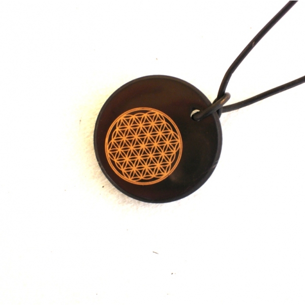 シュンガイト球体 7cm 漆黒　光沢あり 電磁波対策 シュンガイト タイル 電磁波アイテム – シュンガイトセンター