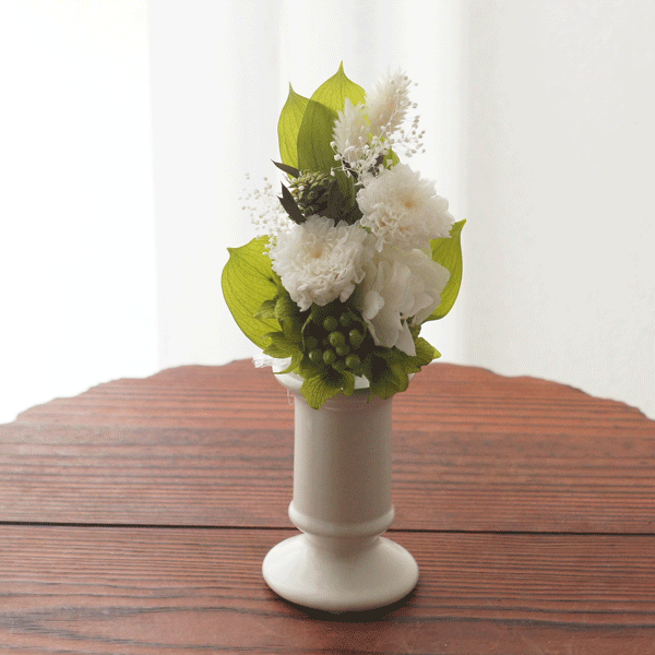 小菊とあじさいの仏花（お手持ちの花立にに飾っていただけます）総べてプリザーブドフラワーです。 お供え お自責の念 プリザーブドフラワー 枯れないお花 花束手合い仏花 ごく小さい仏花