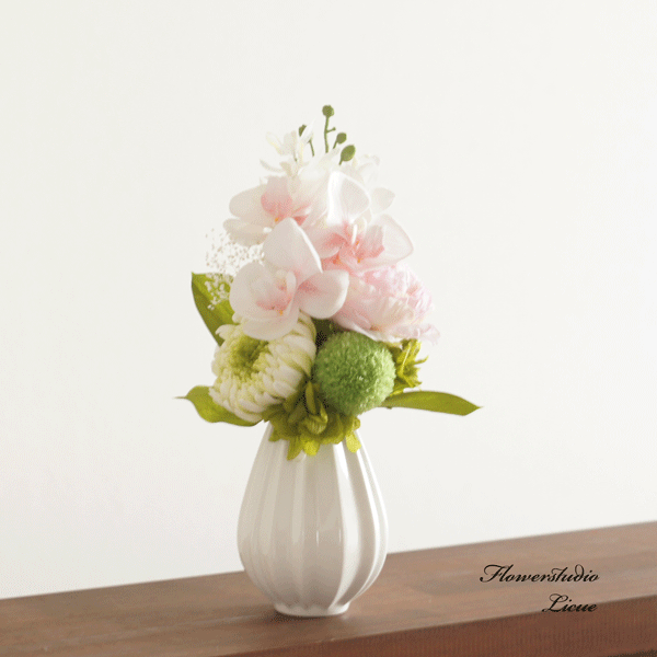 夢見鳥蘭とラナンキュラスの仏花 ご住み処の華瓶に飾って頂ける花束手合いです お供え お自責の念 プリザーブドフラワー 枯れないお花 花束手合い仏花