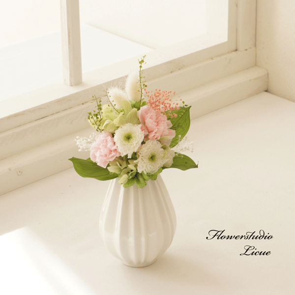 小さな胸花の仏花 お供え お自責の念 プリザーブドフラワー 枯れないお花 花束手合い仏花 花器不必要