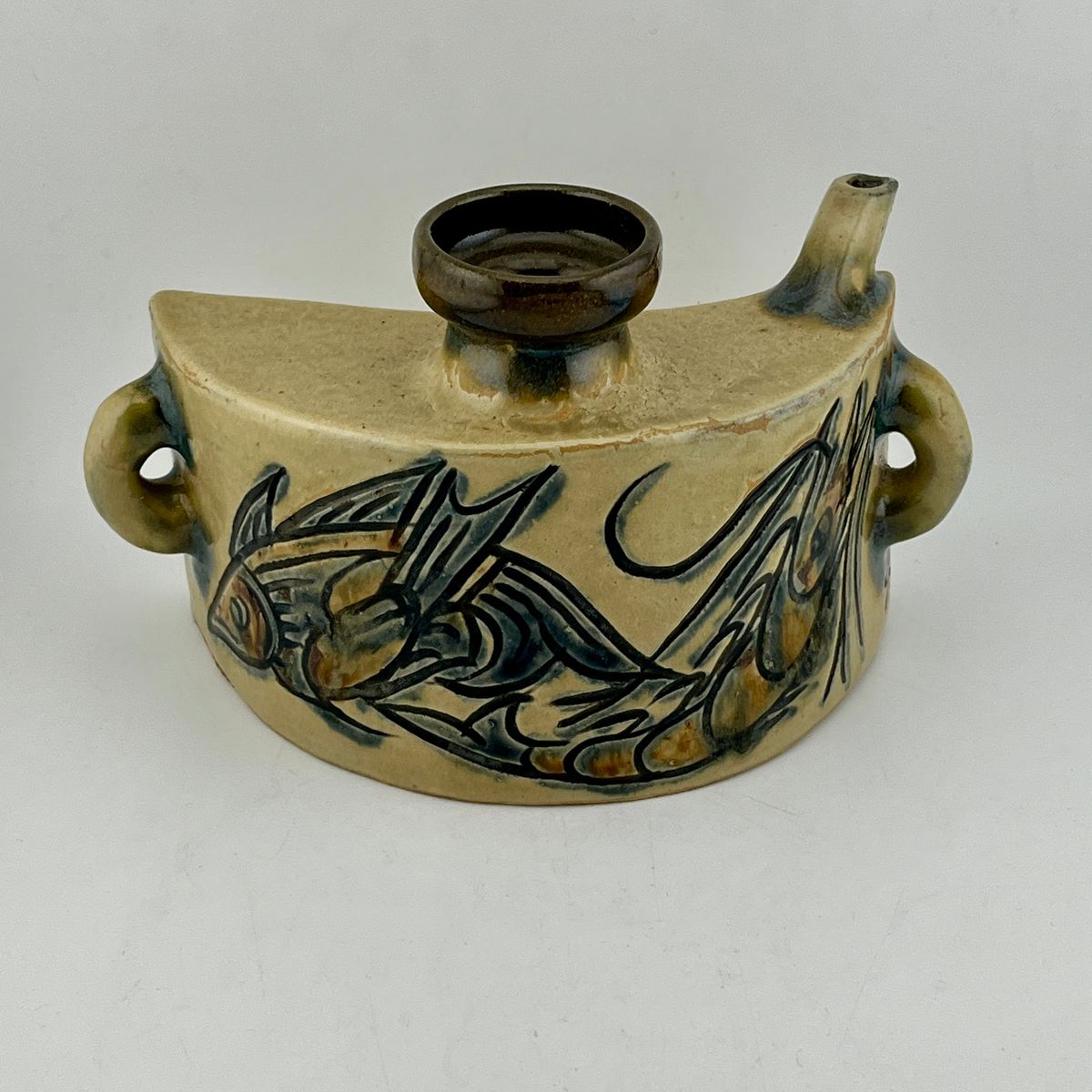 壺屋焼 人間国宝 金城次郎 作　魚文広花瓶 壺屋焼 人間国宝 金城次郎作 海老魚文花瓶 （箱直筆） – 生活