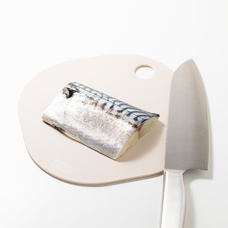 【新增顏色，Nekopos 配送】nikii 砧板（1 件裝和 3 件裝），可機洗，日本製造，輕薄便攜，迷你抗菌，除臭，抗病毒，方形，圓形，NE&NE，帶掛鉤，防滑，時尚可愛，簡約，單件裝，三件裝