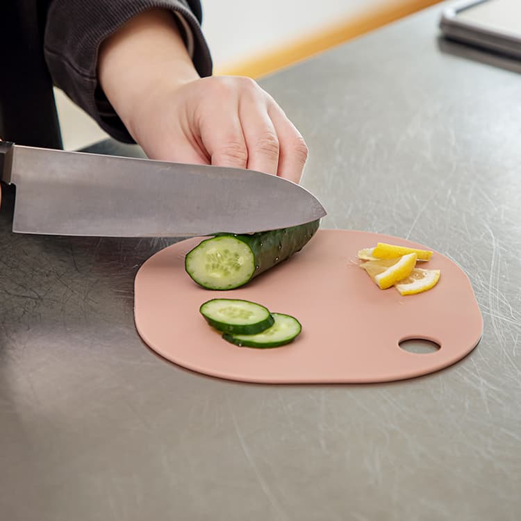 【新增顏色，Nekopos 配送】nikii 砧板（1 件裝和 3 件裝），可機洗，日本製造，輕薄便攜，迷你抗菌，除臭，抗病毒，方形，圓形，NE&NE，帶掛鉤，防滑，時尚可愛，簡約，單件裝，三件裝