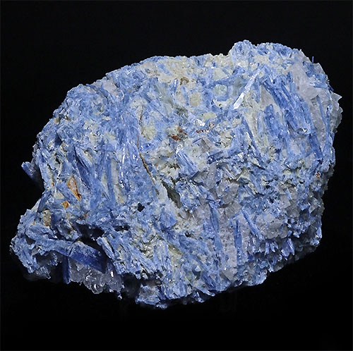 〔D138-7〕カイヤナイト ブラジル ミナスジェライス州 アラスアイ kyanite 原石 鉱物 結晶 台付