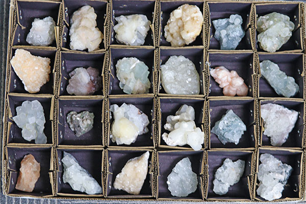 〔D536-2〕お買い得 インド産 ゼオライト zeolite 沸石 結晶石 24個入【箱売り】【メ－ル便不可】