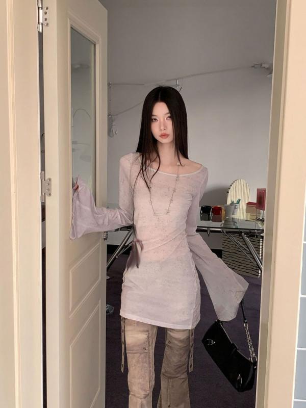 ワンピース レディース 春夏 デザイン 個性派 復古 プリント 不規則 透け感 フラワー柄 ラッパースリーブ セクシー トップス インナー ワンピース セット 短丈 ルーズフィット 丸首 長袖 気質 通勤 スタイル 吸湿速乾 軽量 接触冷感 ブラック ピ
