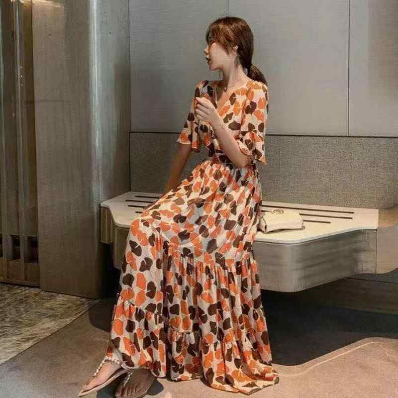 ワンピース レディース 春夏 かわいい デイジー柄 中長丈 フレア袖 Vネック 短袖 中腰 綿 ポリエステル 接触冷感 軽量 伸縮性 吸湿速乾 フラワープリント 休日 日常 ビーチ カジュアル 快適 スリムシルエット 姉妹 お揃い かわいい 花柄 ワンピ